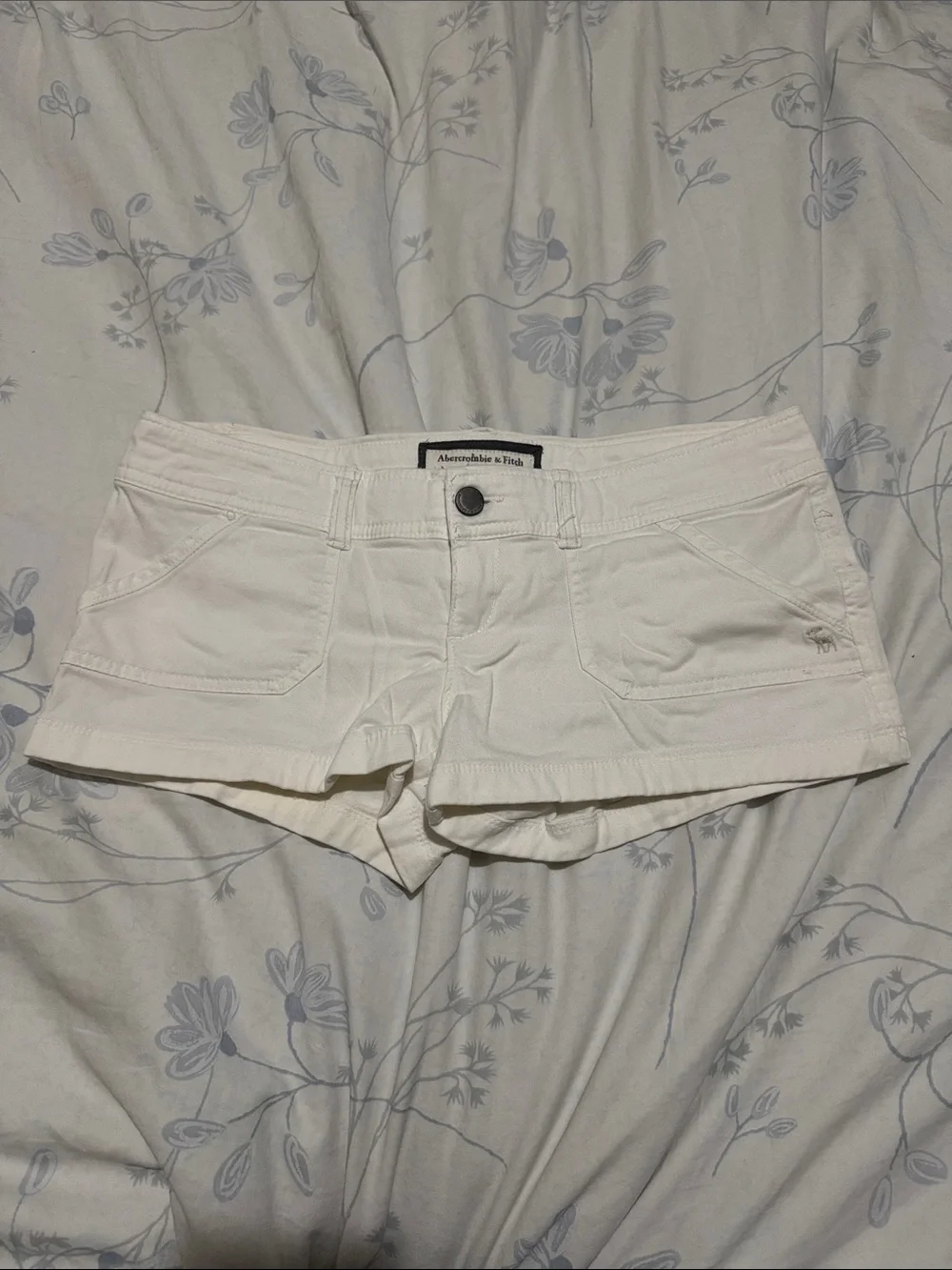 Abercrombie & Fitch Women Low Rise Chino Shorts (Size: 0)